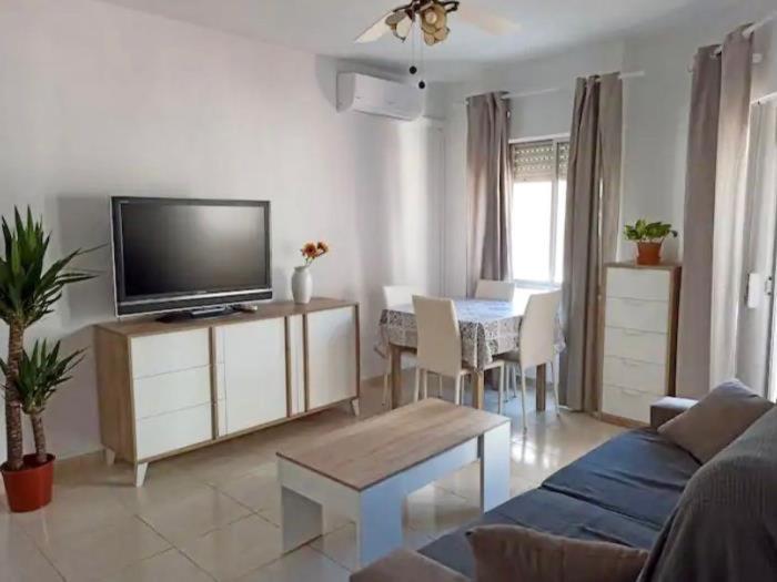 Un Respiro En Playa Victoria 1 Hab Y Salon Con Sofa Cama Апартаменты Кадис